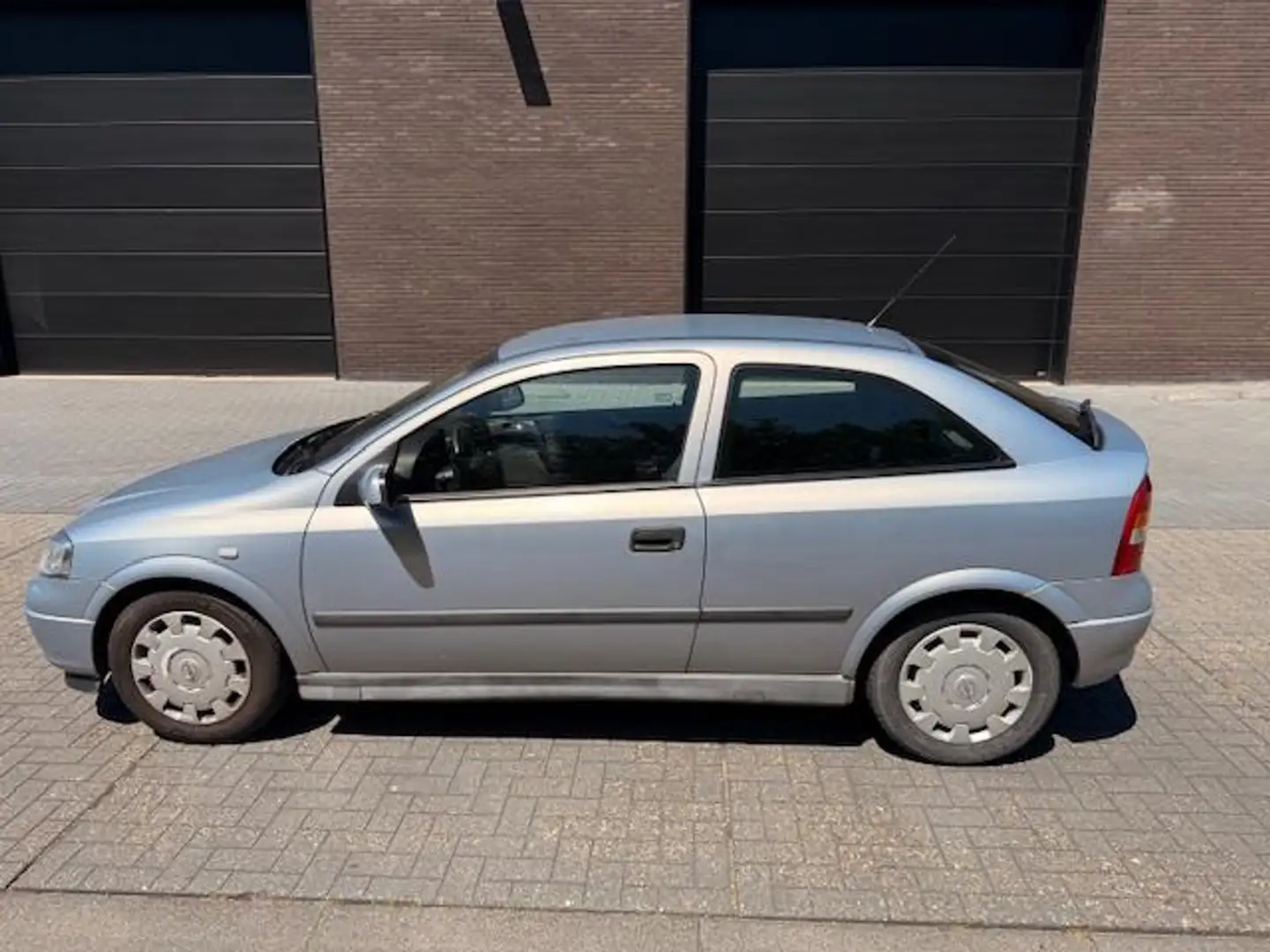 Opel Astra 1.6-16V Edition | KOUDE AIRCO|NETTE AUTO| Grijs - 2