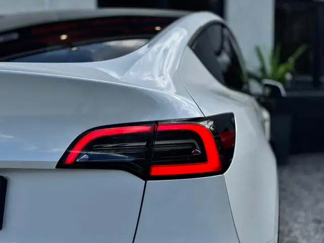 Tesla Model Y view 11