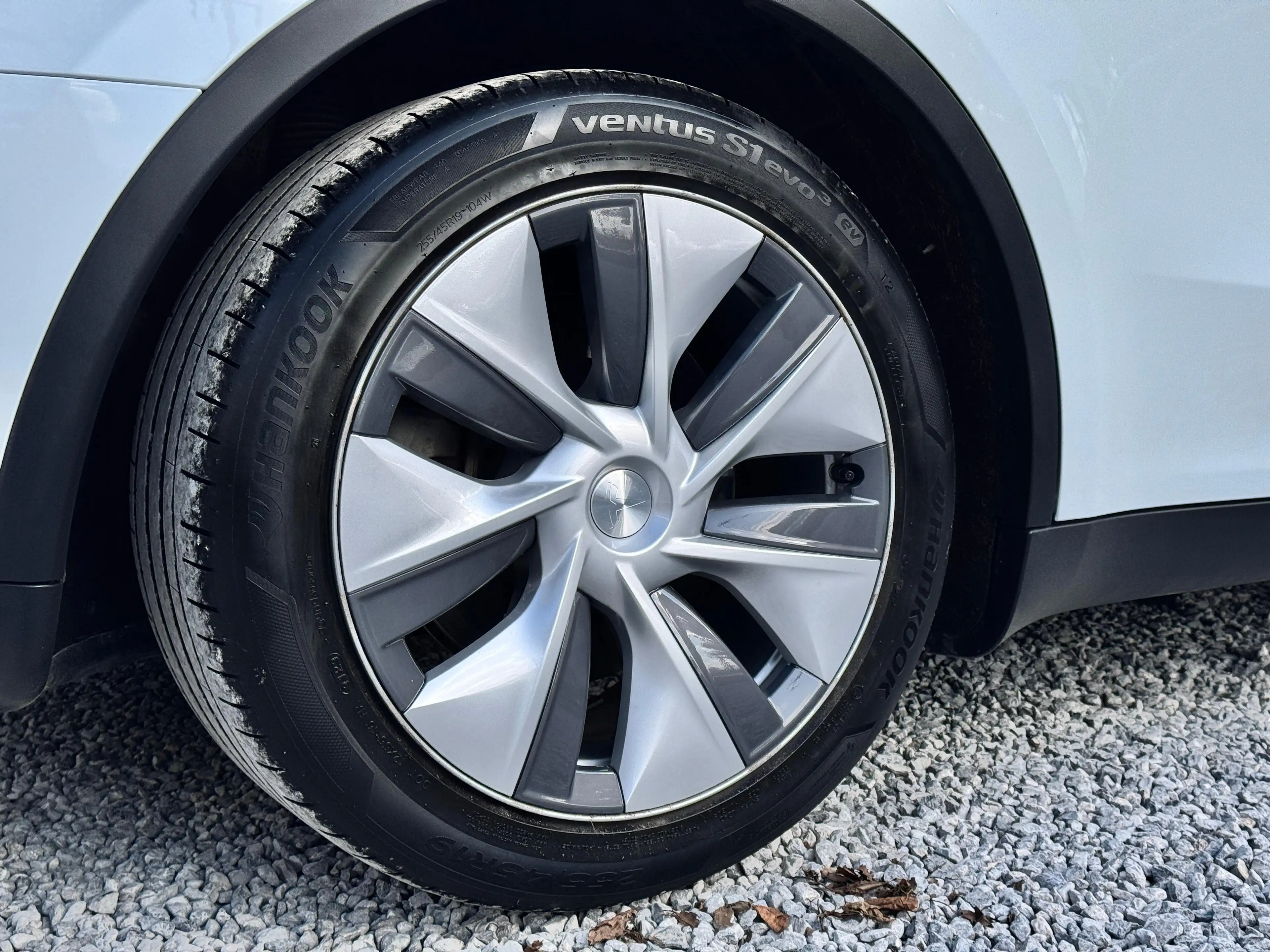 Tesla Model Y STANDARD RANGE 60 kWh - RWD - AUTOPILOT - SENTINELLE - ETAT IMPECCABLE - SOH 94% — photo 13