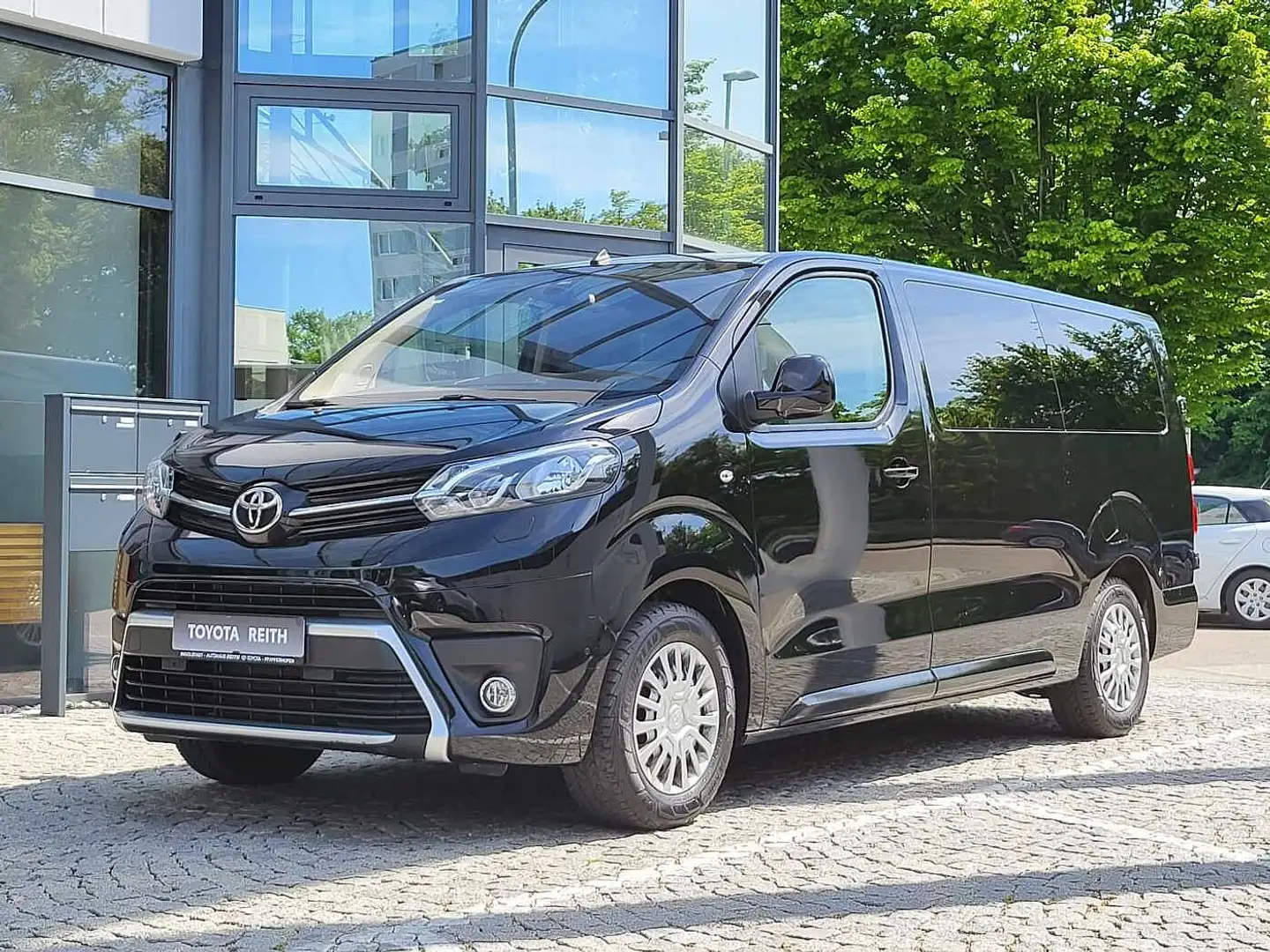Toyota Proace 1,5-l-D-4D L2 (9-Si.) Verso Shuttle Negro - 2
