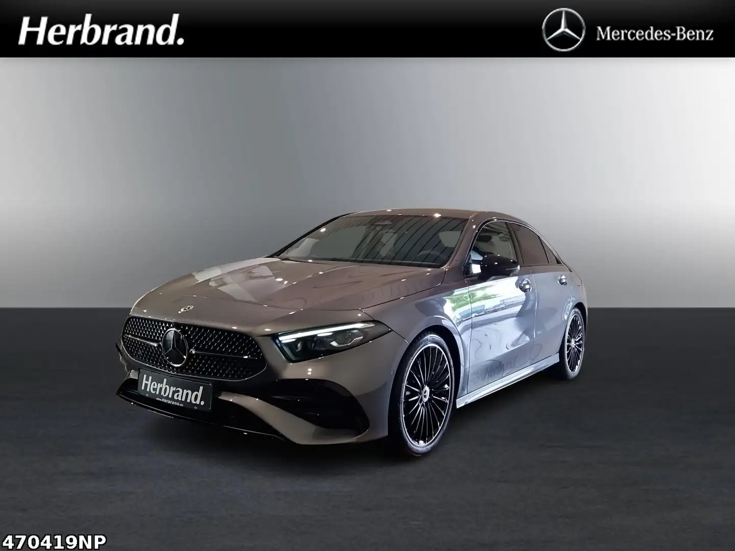 Mercedes-Benz A 220 4MATIC Limousine +AMG+NIGHT+360+MULTIBEAM+ Grijs - 1