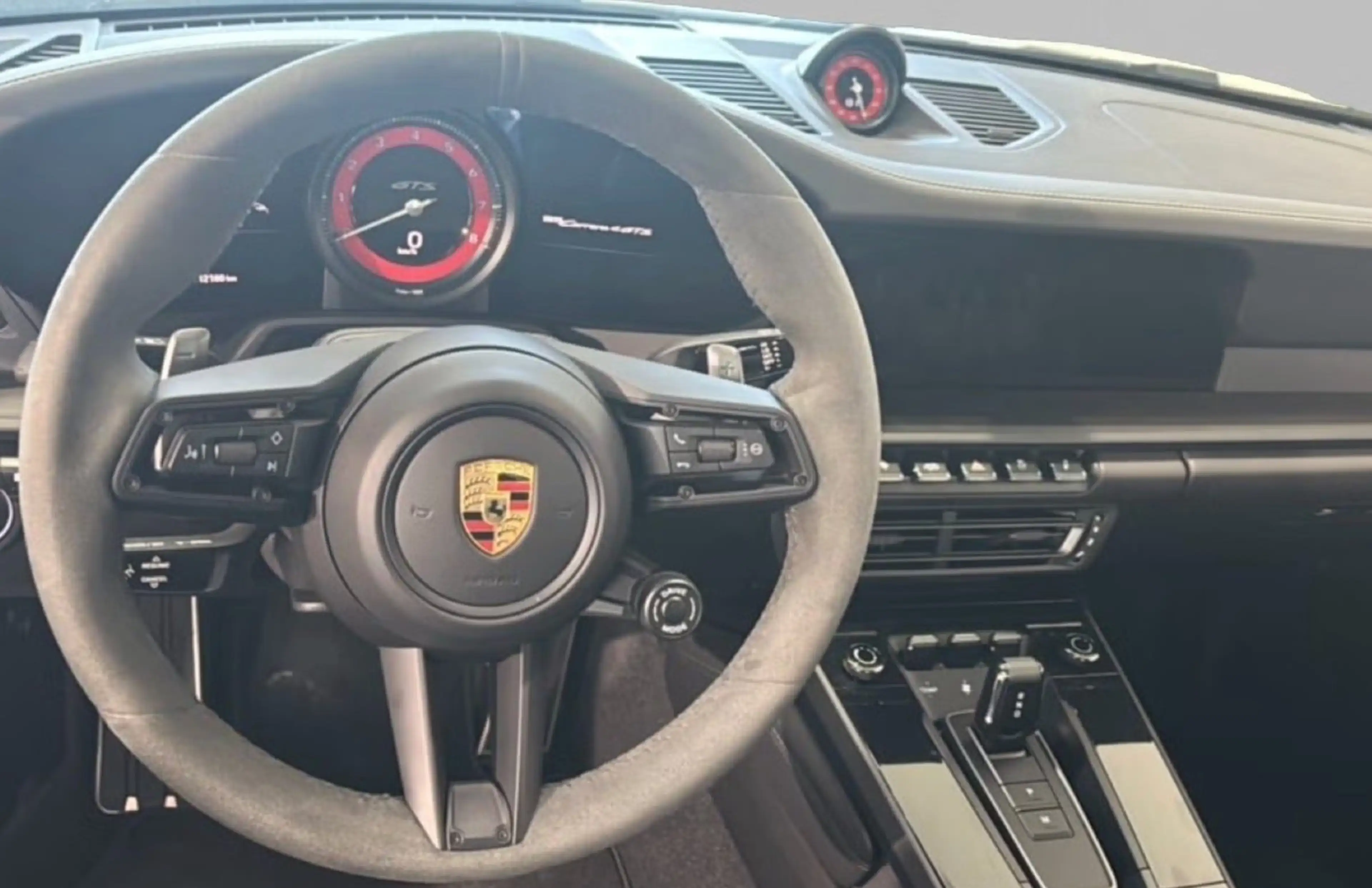 Porsche 911 Carrera 4 GTS BOSE*SCHIEBEDACH*360°PVTS Plus — photo 12