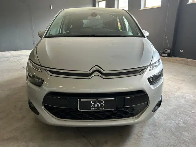 Citroen C4 Picasso view 2