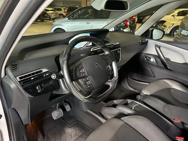 Citroen C4 Picasso view 14