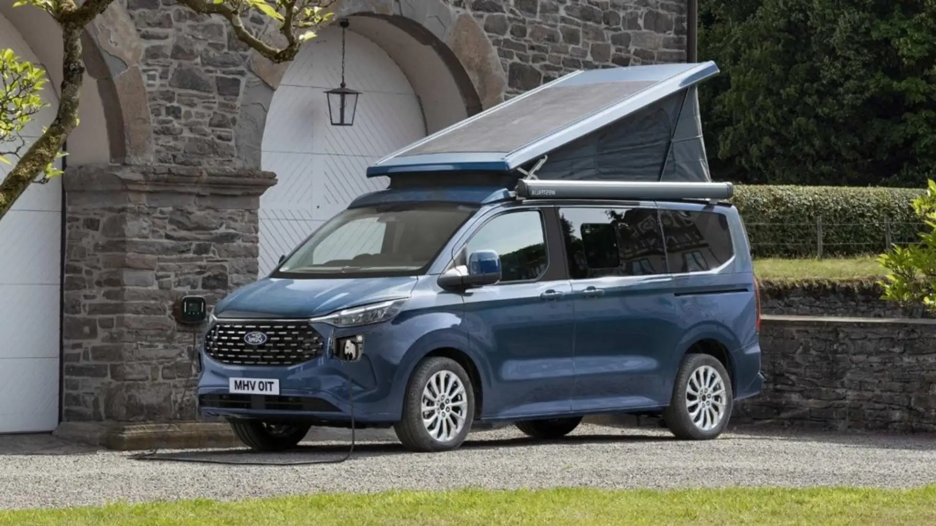 Ford Tourneo Custom Custom Nugget Titanium 2,0L Ecoblue 320L1 150PS M6 Blau - 1
