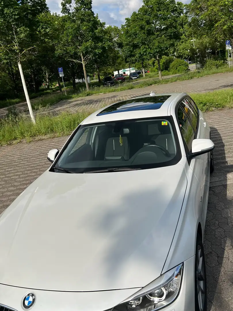 BMW 320 320d Touring xDrive Aut. Sport Line Blanco - 2