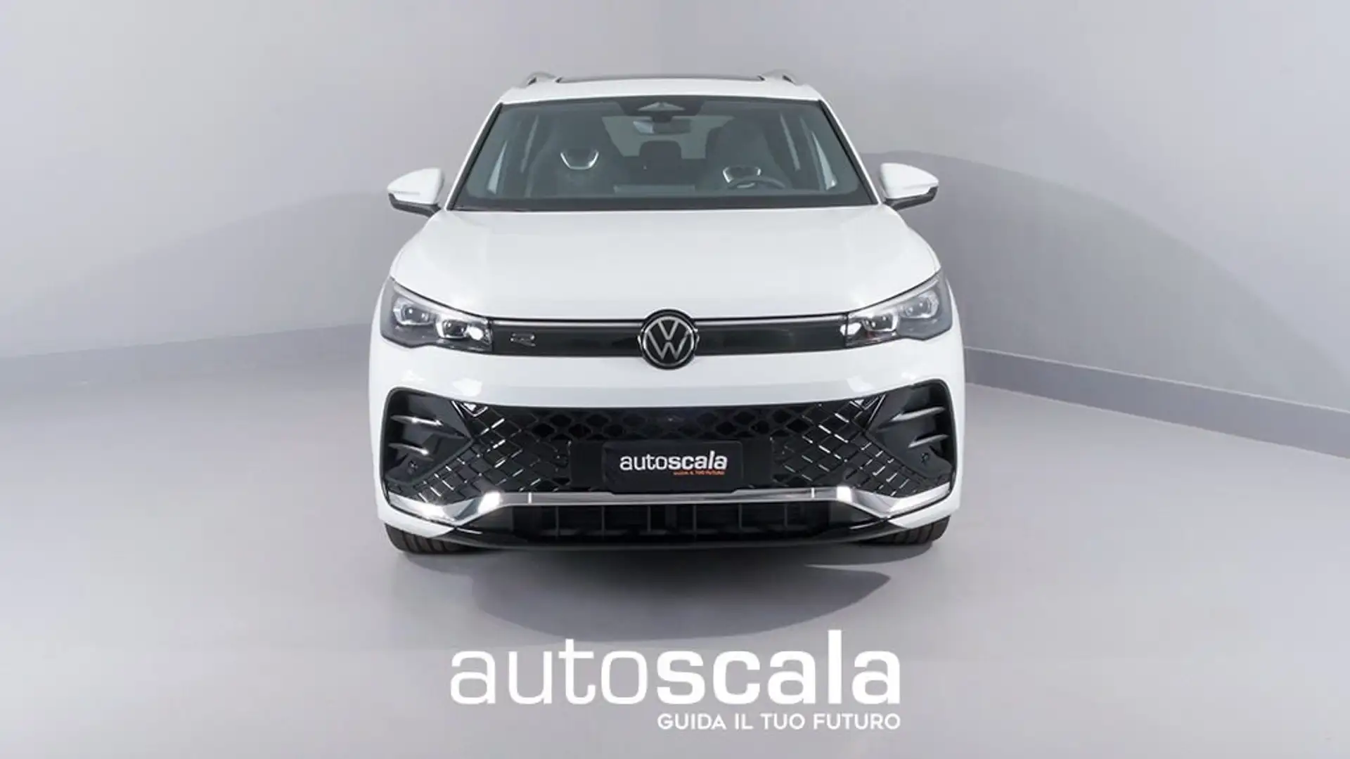 Volkswagen Tiguan 2.0 TDI 150 CV DSG R-Line Plus Bianco - 2