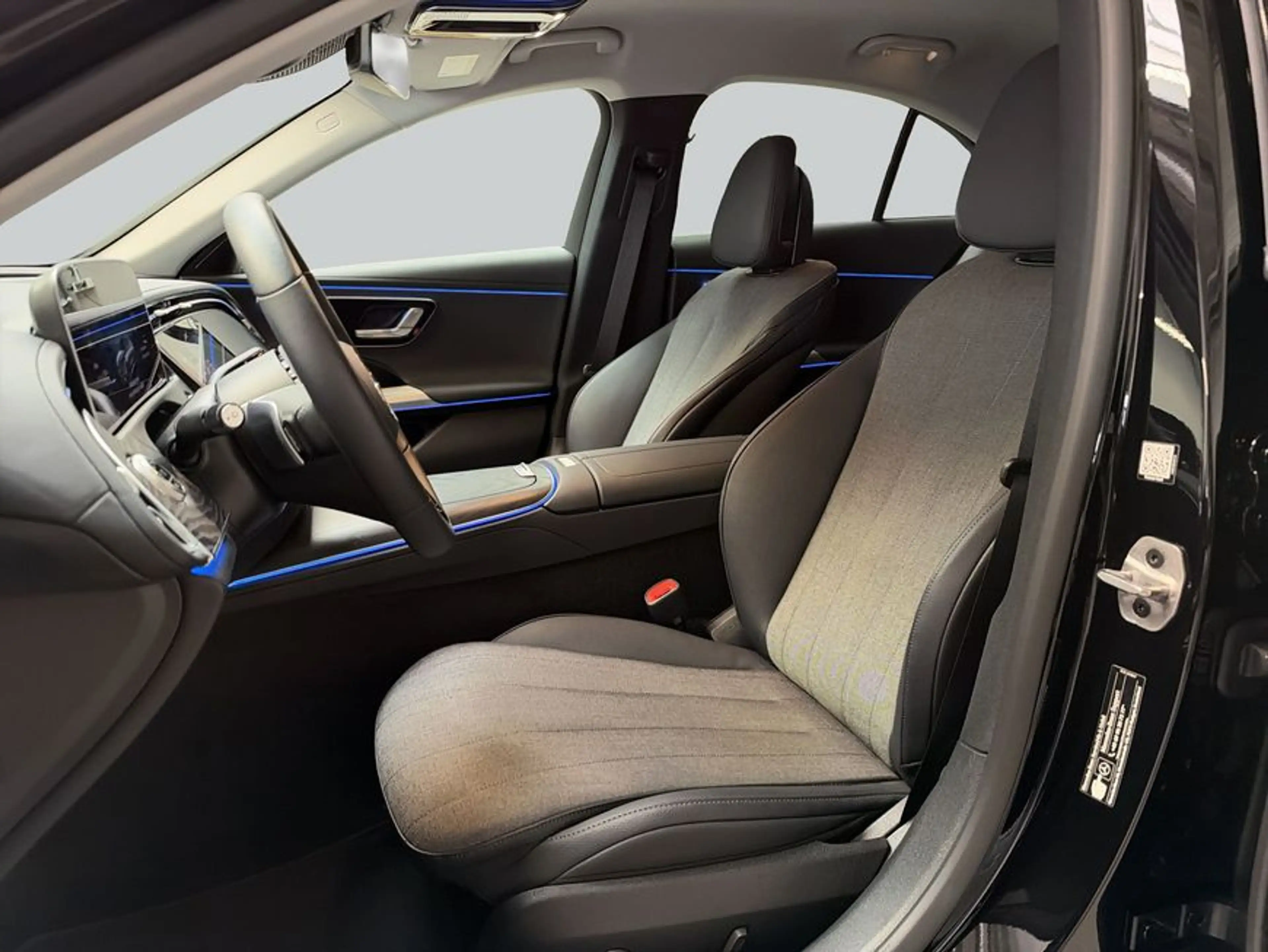 Mercedes-Benz E 220 E-Klasse — photo 10