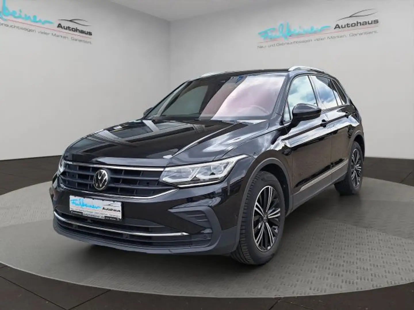 Volkswagen Tiguan Active 1.5l TSI DSG Bluetooth Navi LED Noir - 2