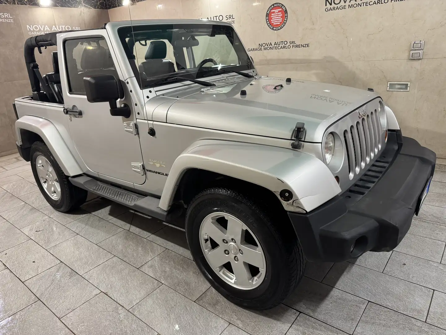 Jeep Wrangler Wrangler 2.8 crd Sahara auto Plateado - 2