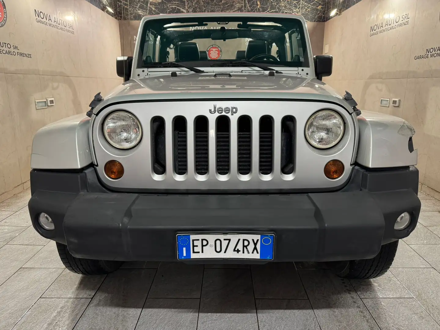 Jeep Wrangler Wrangler 2.8 crd Sahara auto Argento - 1