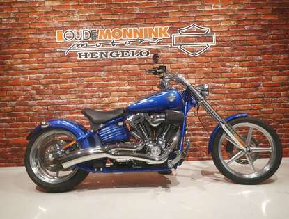 Harley-Davidson FXCWC Rocker Custom 1580
