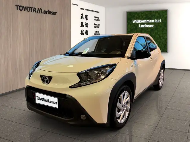 Toyota Aygo 1.0 Play Kam.+KlimaA+PDC+SHZ+ACC+KeyLess