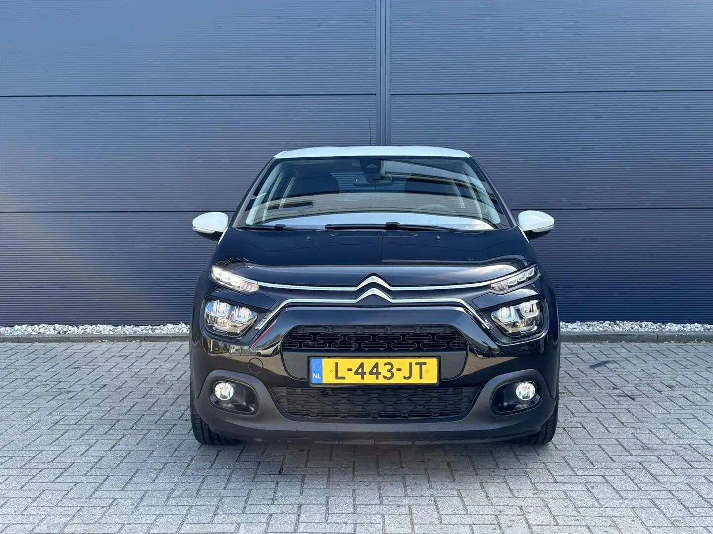 Citroen C3 1.2 PureTech 83pk Business | Navigatie | Climate C Noir - 2