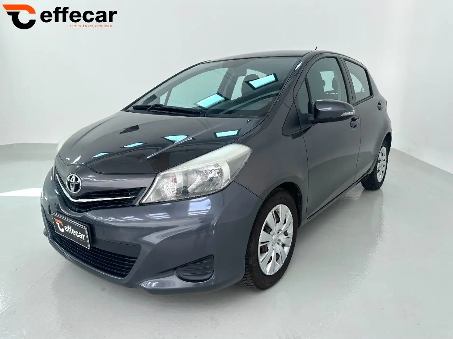 Toyota Yaris 1.4 D-4D 5 porte Lounge Grigio - 1