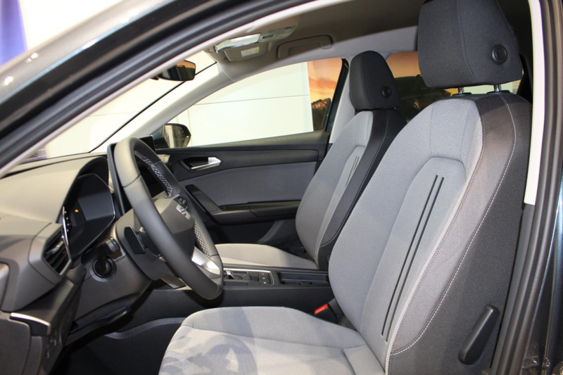 SEAT Leon Style Edition 1.5 eTSI DSG ACC+CARPLAY+RKAM Klima — photo 13