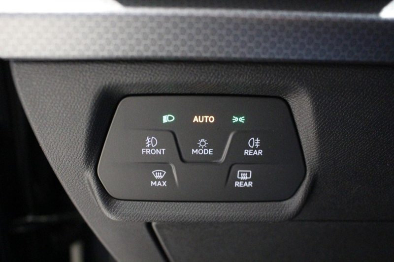 SEAT Leon Style Edition 1.5 eTSI DSG ACC+CARPLAY+RKAM Klima — photo 11