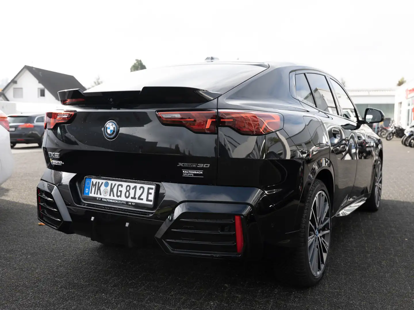 BMW X2 xDrive30 M-Sport Pro PANO AHK HUD 360° LED Schwarz - 2