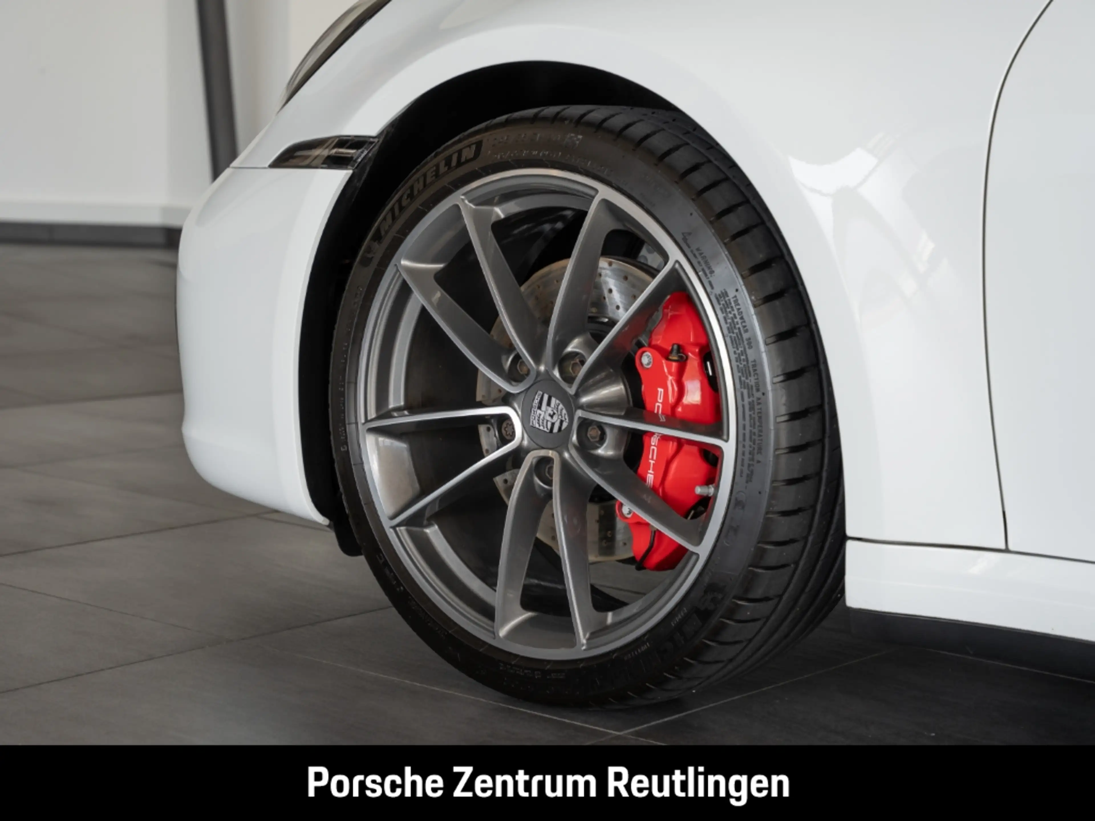 Porsche 992 (911) Carrera S — photo 14