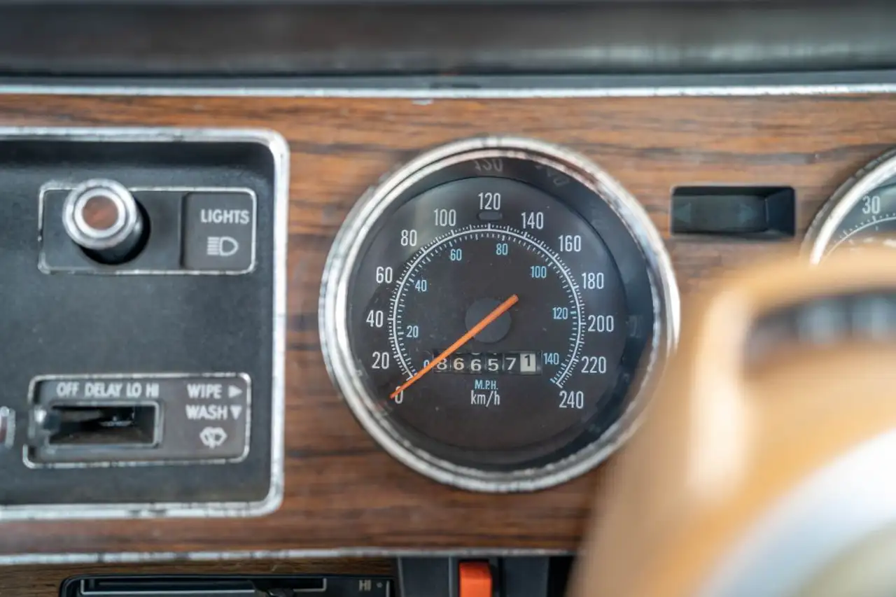 Chrysler Cordoba Coupe V8 5.2L two Door Oldimer inclusive H, foto 8