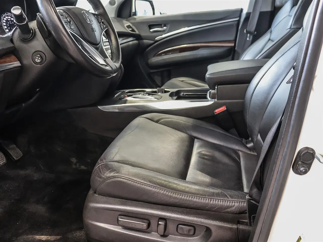 Acura MDX снимка Acura MDX