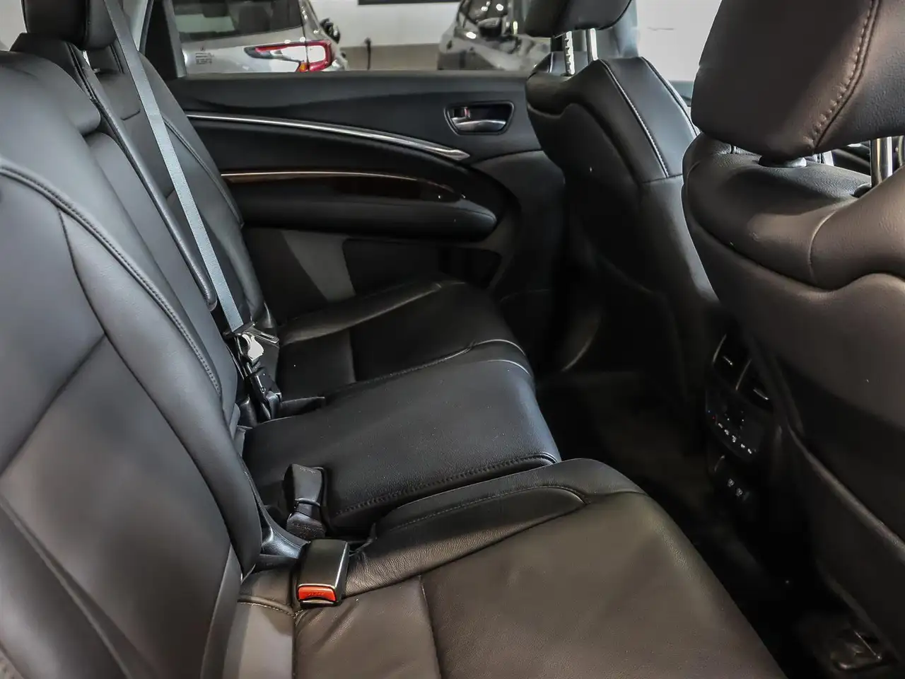 Acura MDX снимка Acura MDX
