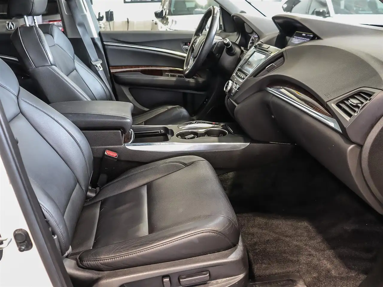 Acura MDX снимка Acura MDX