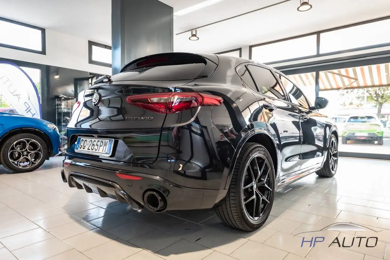 Alfa Romeo Stelvio 2021