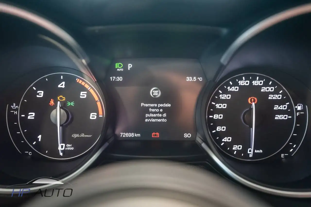 Alfa Romeo Stelvio 2021 — фото 10