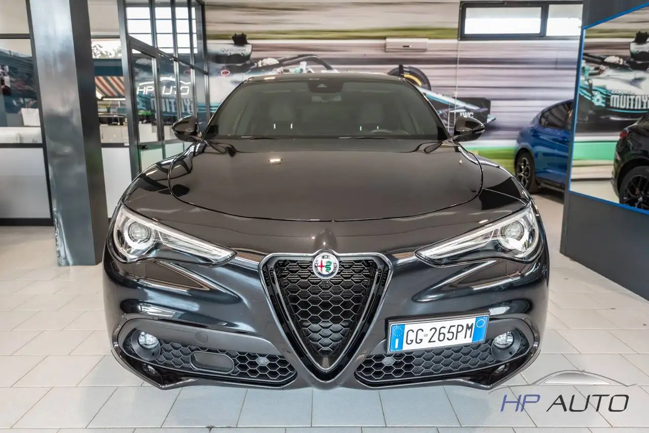 Alfa Romeo Stelvio 2021