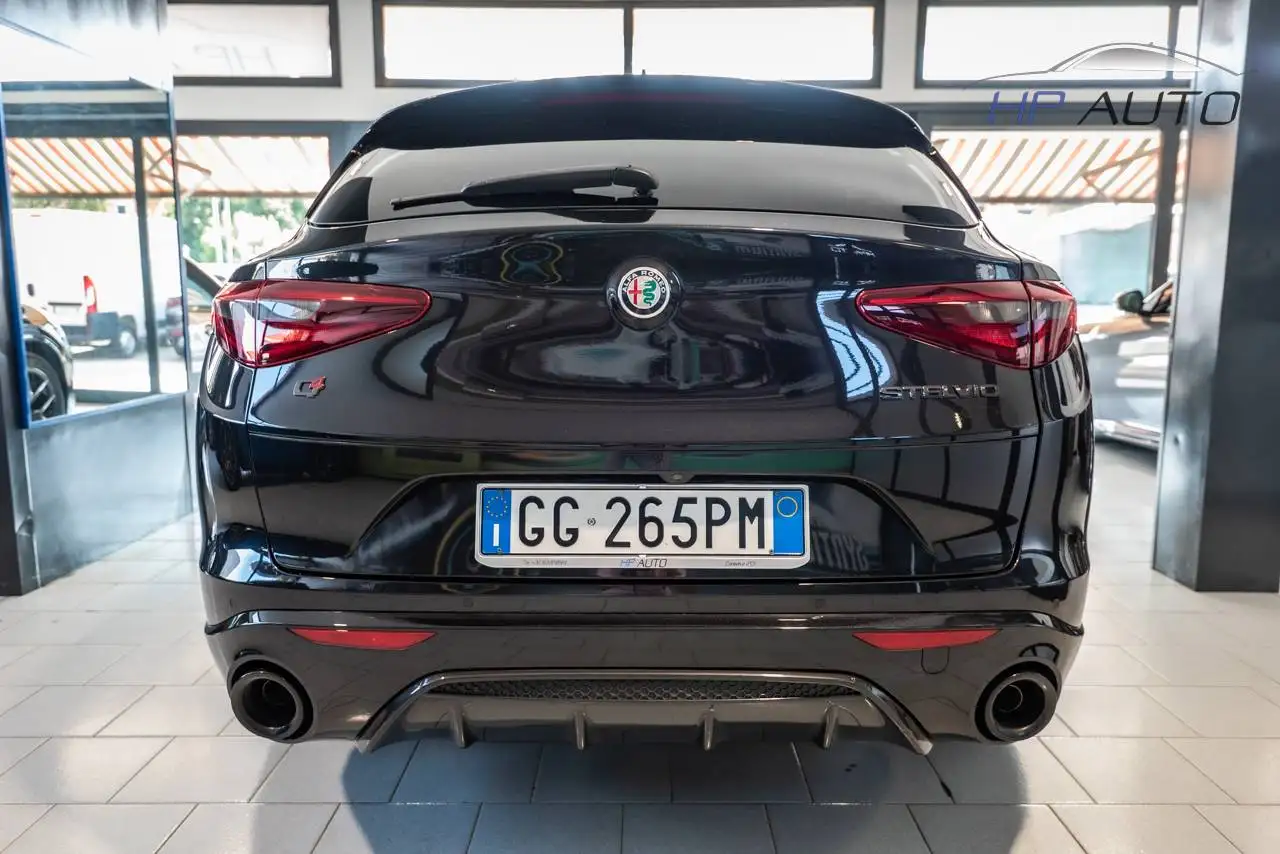 Alfa Romeo Stelvio 2021