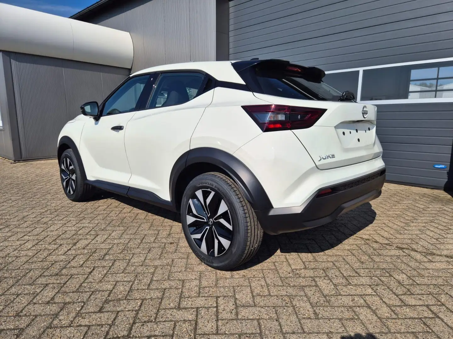 Nissan Juke 1.0 DIG-T 114PS Acenta Klimaautomatik Sitzheizu... Weiß - 2