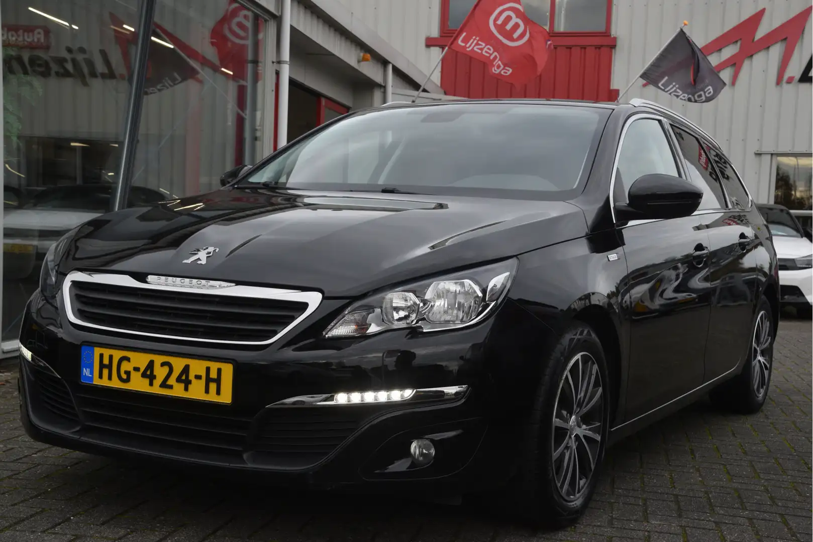 Peugeot 308 SW 1.2 PureTech Style Navi | Bluetooth | LMV | Cli Zwart - 2