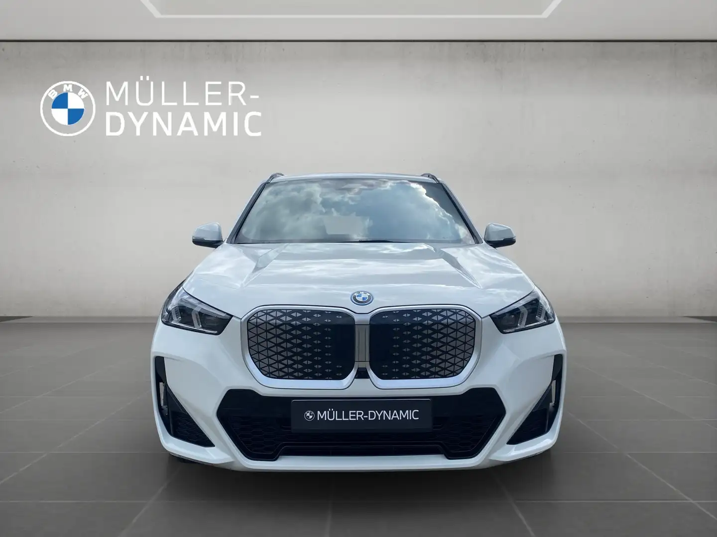 BMW iX1 eDrive20 M SPORT LED HUD 360° KAMERA HARMAN KARDON Weiß - 2