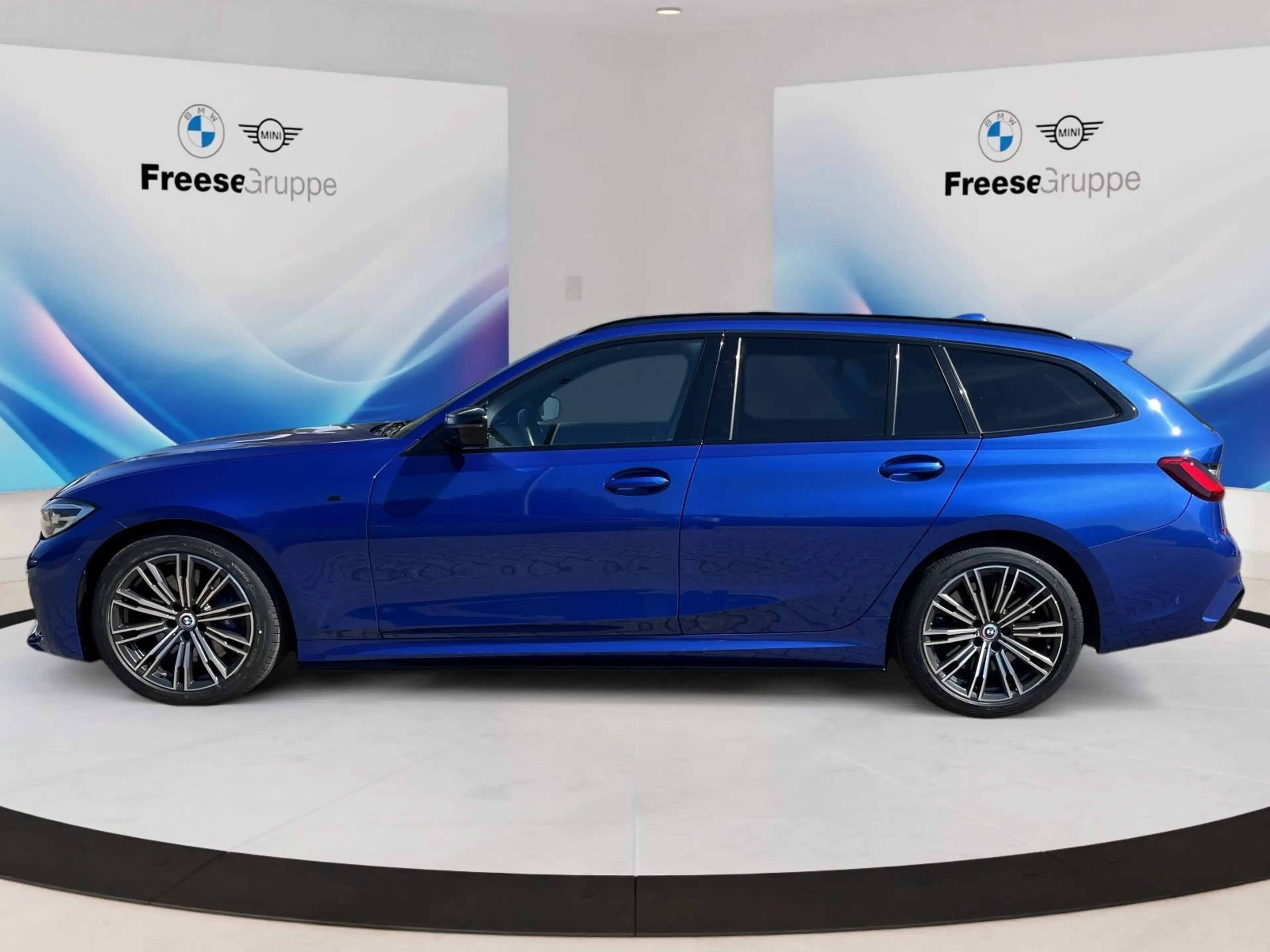BMW 340 M340i xDrive Touring AHK HEAD-UP RFK HIFI XDRIVE — photo 2