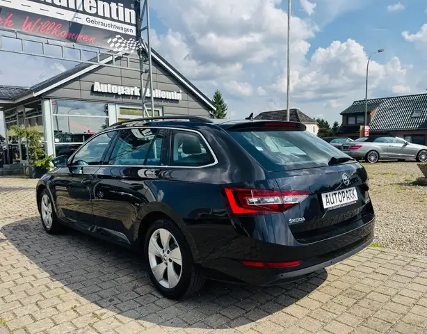 Skoda Superb view 4