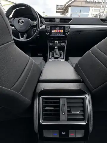 Skoda Superb view 12