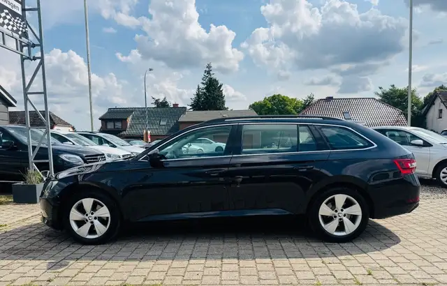 Skoda Superb view 8