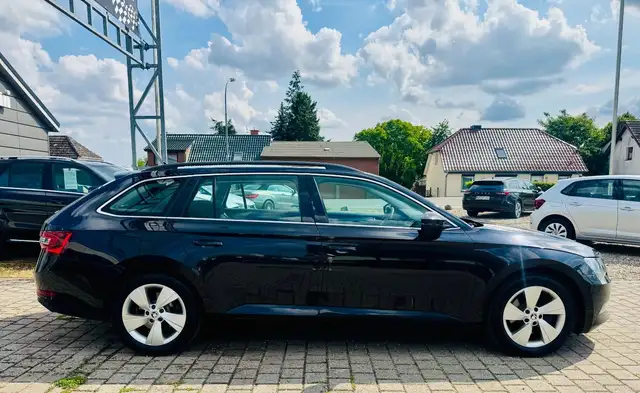 Skoda Superb view 7