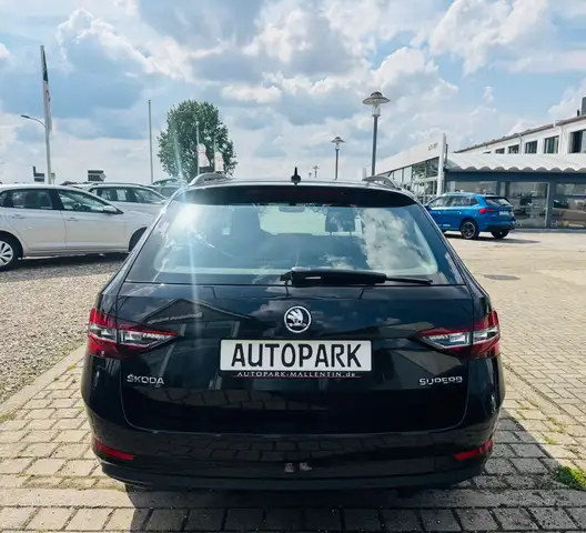 Skoda Superb view 5