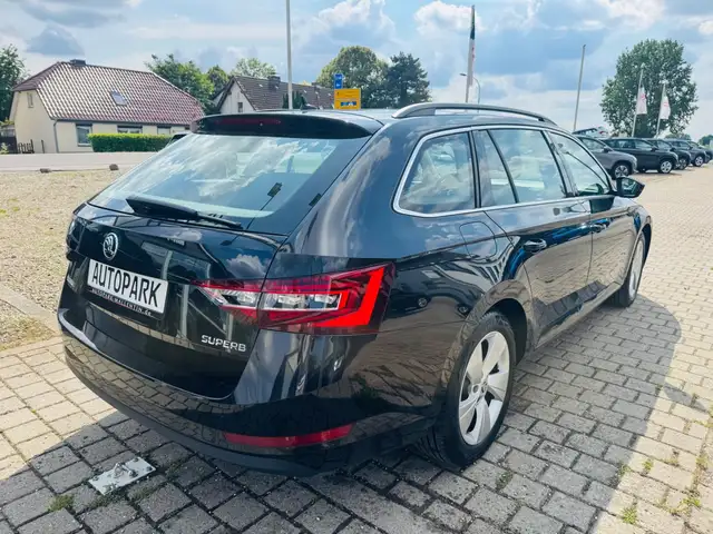 Skoda Superb view 6