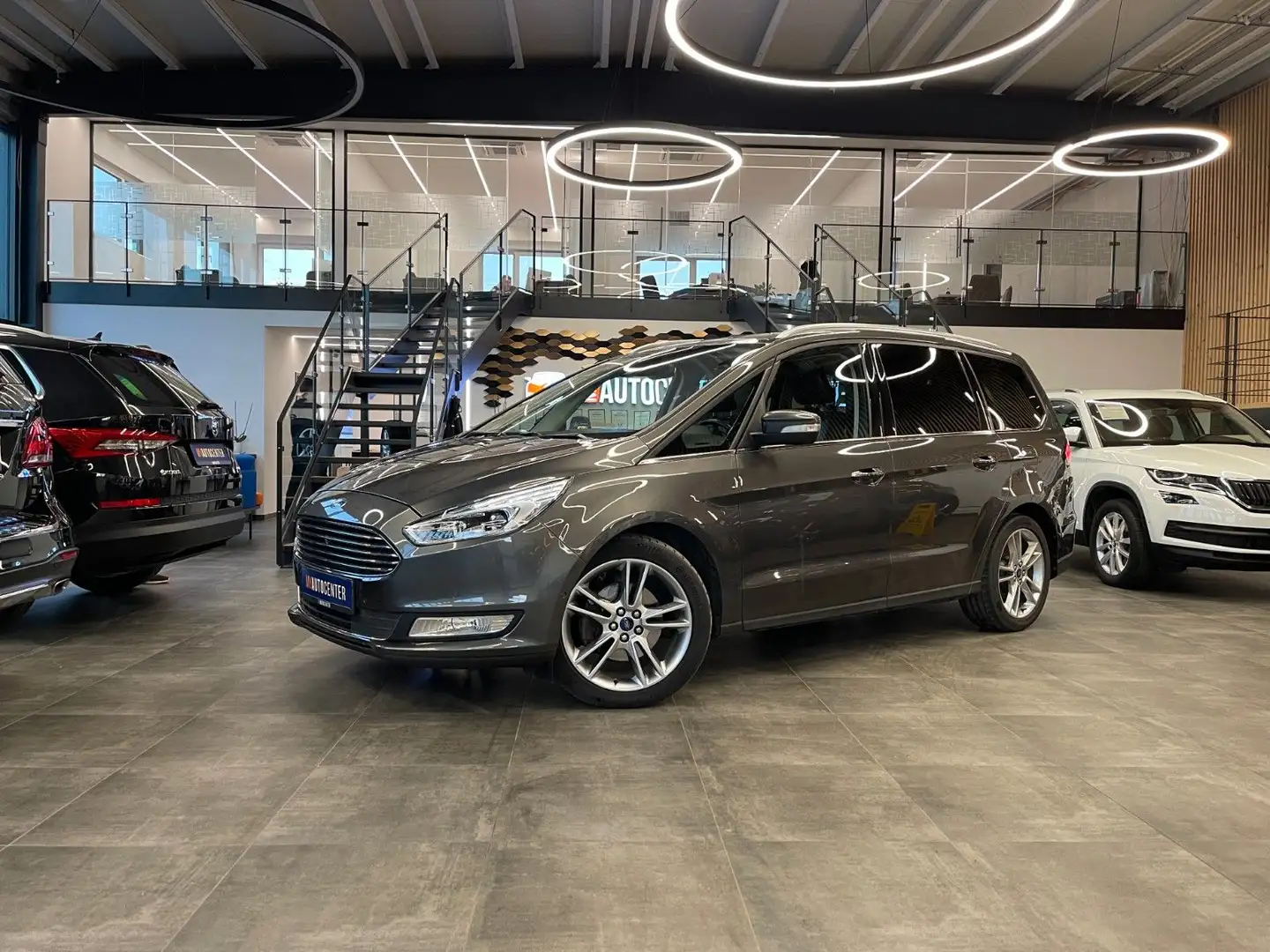 Ford Galaxy 2.0 TDCi Titanium *7-SITZER*AHK*NAVI*KAM* Gris - 1
