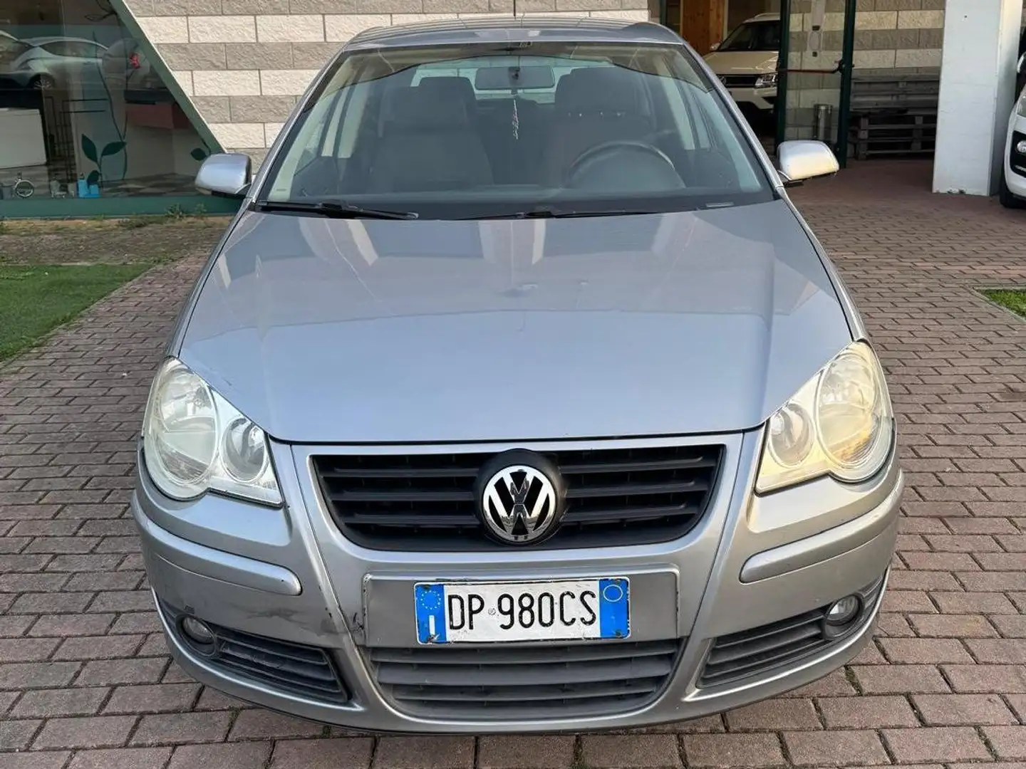 Volkswagen Polo Polo IV 2008 5p 1.2 Comfortline 70cv Gris - 1