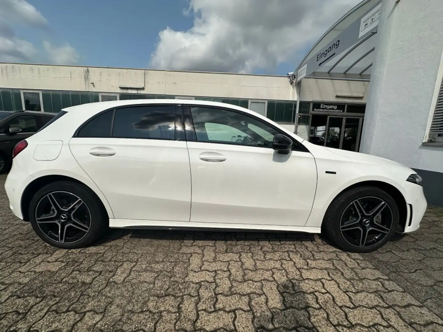 Mercedes-Benz A 250 250e 8G-DCT Wit - 2