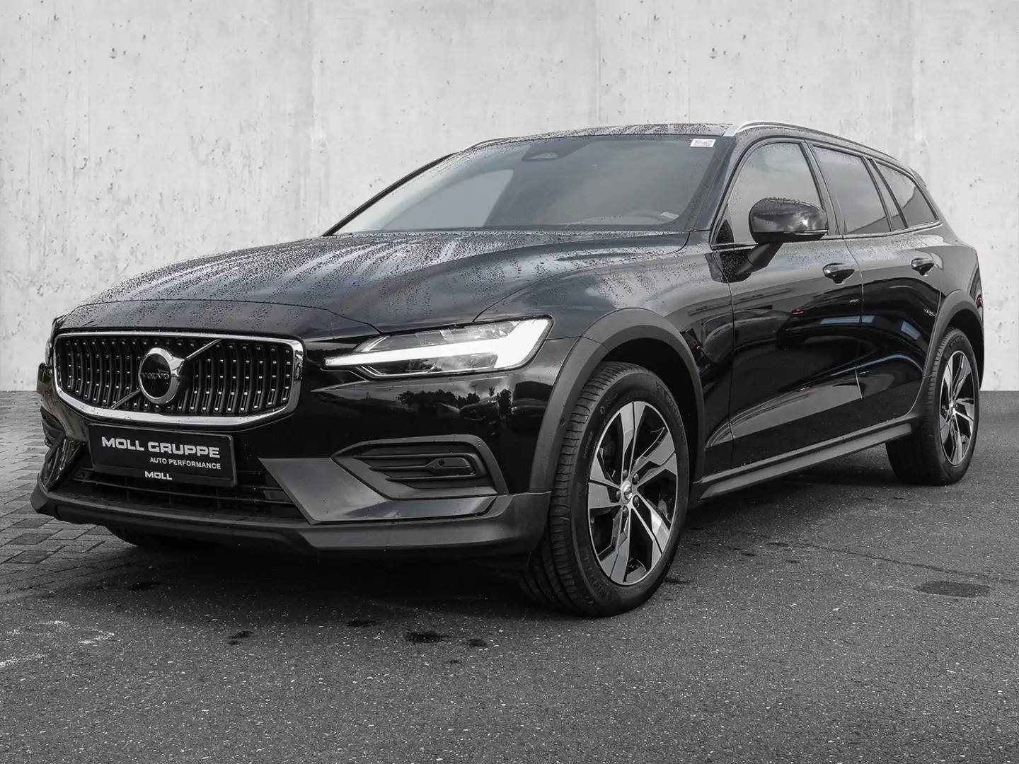 Volvo V60 Cross Country B4 AWD Plus MATRIX  Sthz. Schwarz - 2