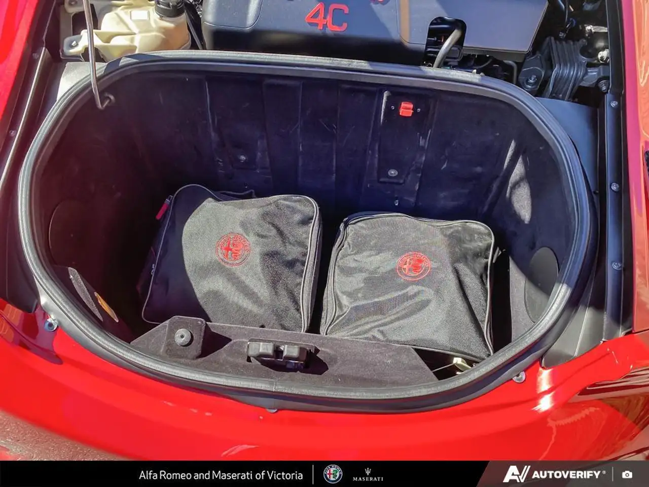 Alfa Romeo 4C снимка Alfa Romeo 4C