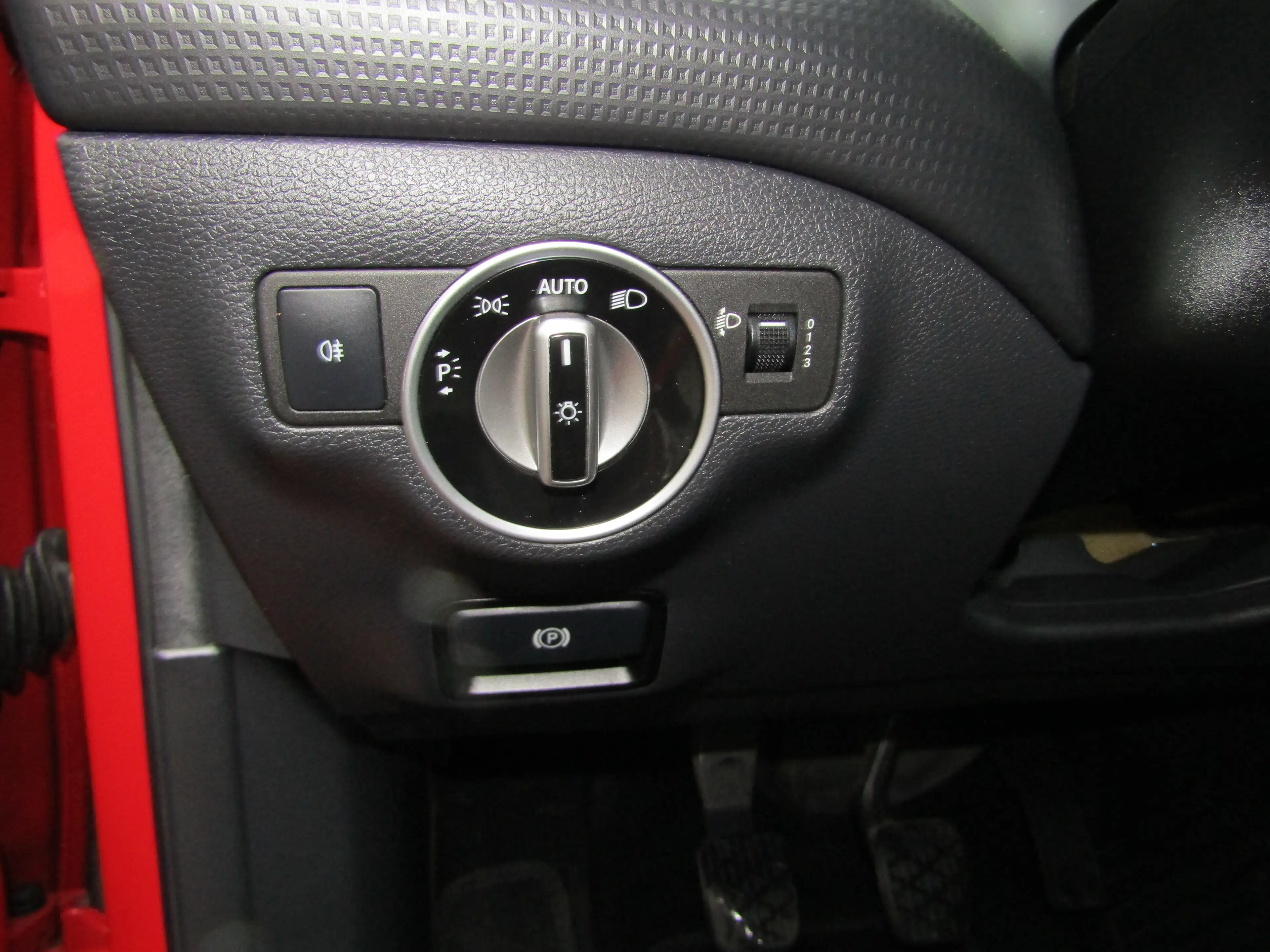 Mercedes-Benz A 180 A 180 BlueEfficiency, 1 Hand, 8 Fach Bereifung, — photo 14