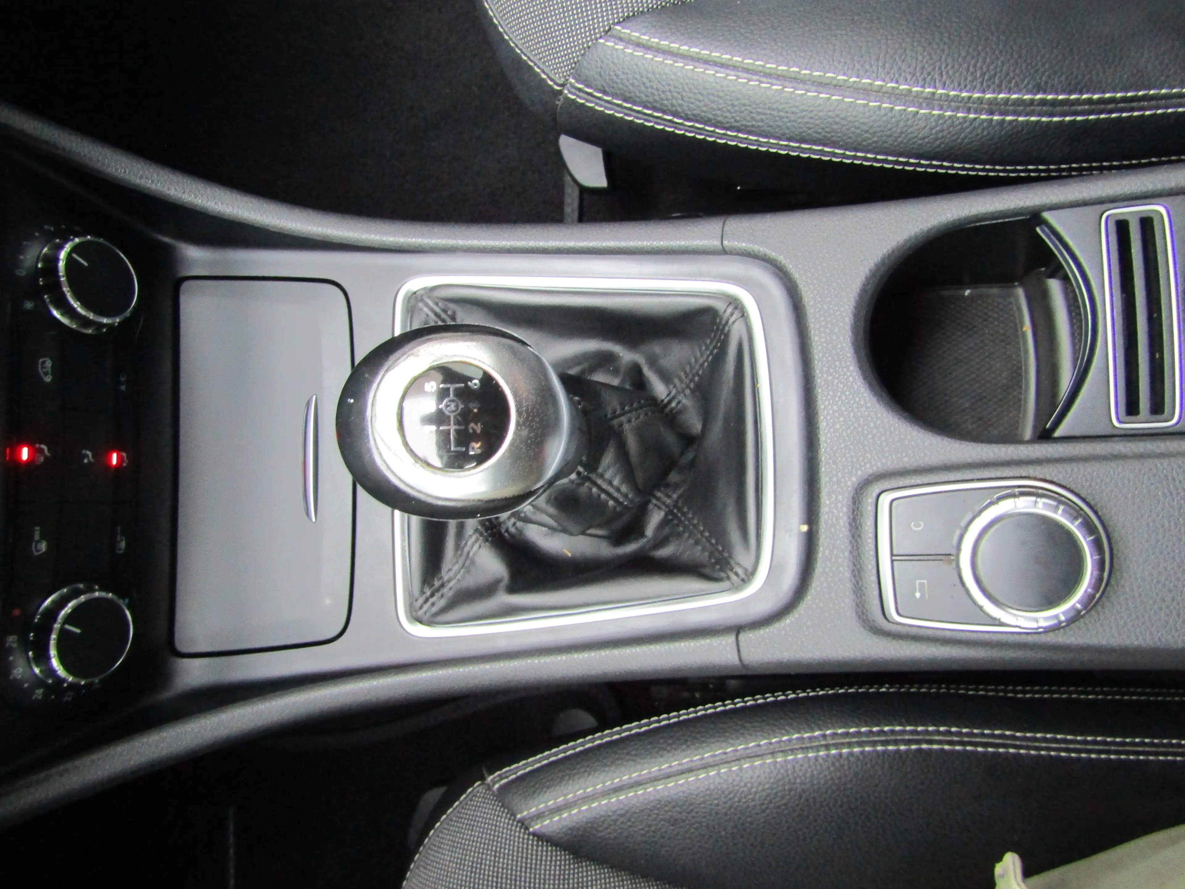 Mercedes-Benz A 180 A 180 BlueEfficiency, 1 Hand, 8 Fach Bereifung, — photo 13