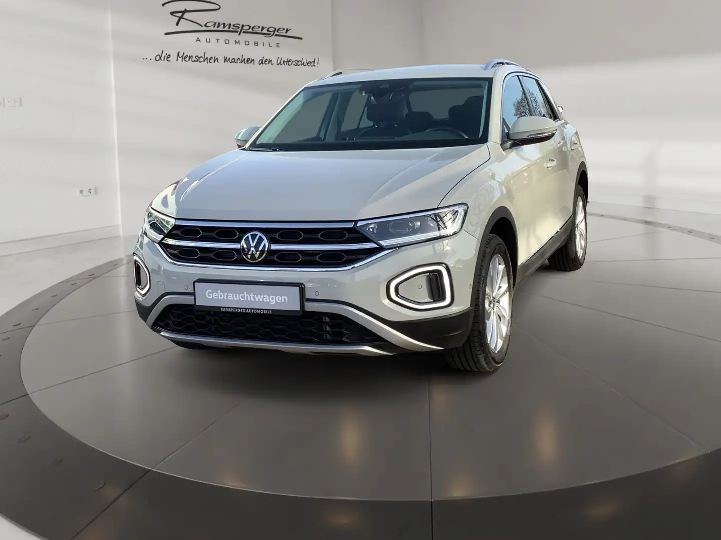 Volkswagen T-Roc 1.5 TSI DSG Style ACC LED APP Keyless Kame Grau - 2