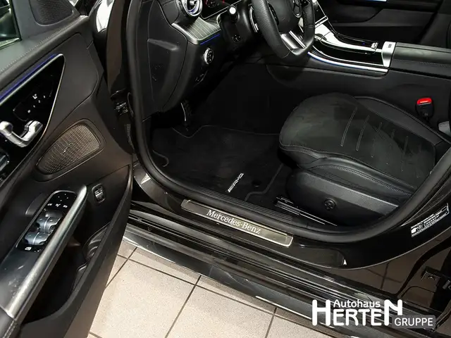 Mercedes-Benz C-Class view 12
